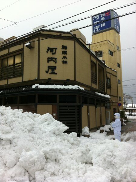 大雪の後の除雪作業