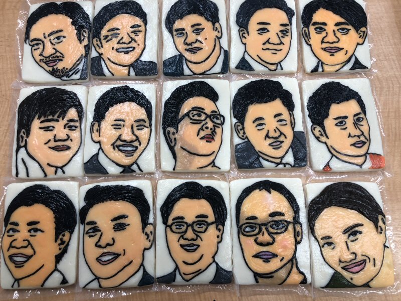 細工かまぼこで15人の似顔絵を作りましたが 社長ブログ 鮨蒲本舗 河内屋